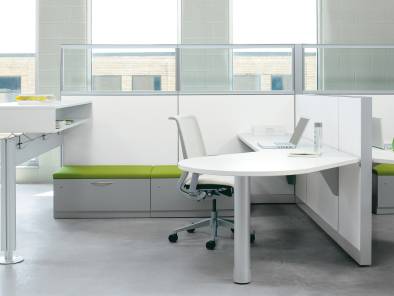 Montage Workstation with Post + Beam Fence with Duo Storage Unit
