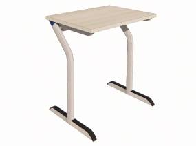 Vanerum Versa M Student Desk on a white background