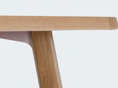 Close up to Verlay wooden table