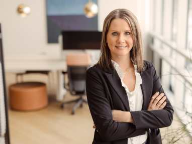 headshot of Meagan Baker