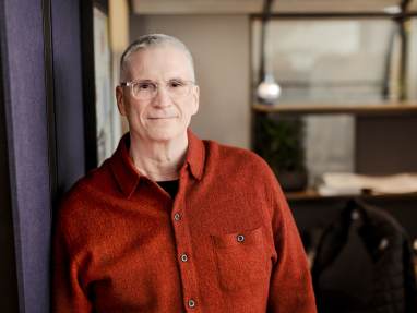 headshot of Robert Krestakos