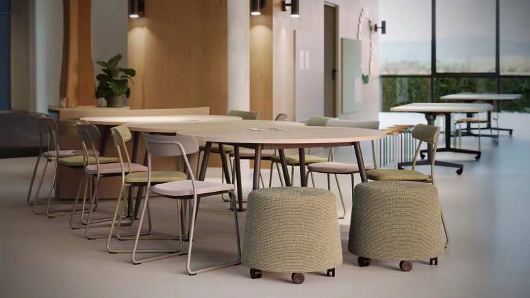 Vanerum Opti+ Seating and Desks collection in an open space environment