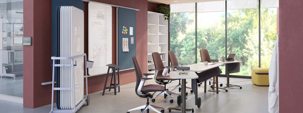 Collaborative Huddle – Life Sciences Workplaces