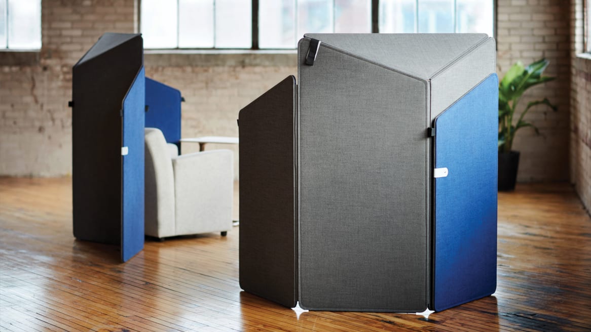 Gray and blue Clipper screens around a Jenny Club Low chair