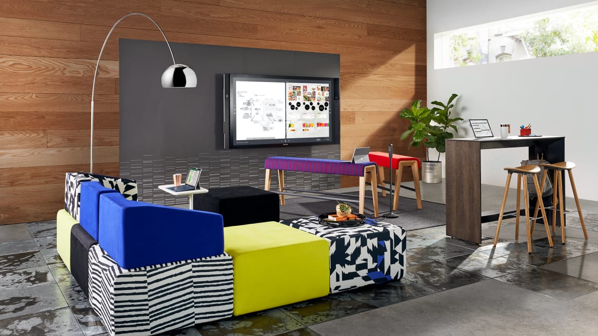 B-Free Modular & Configurable Office Lounge Furniture | Steelcase