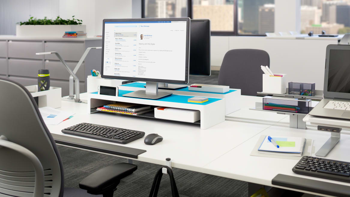 Workstation featuring Steelcase SOTO products