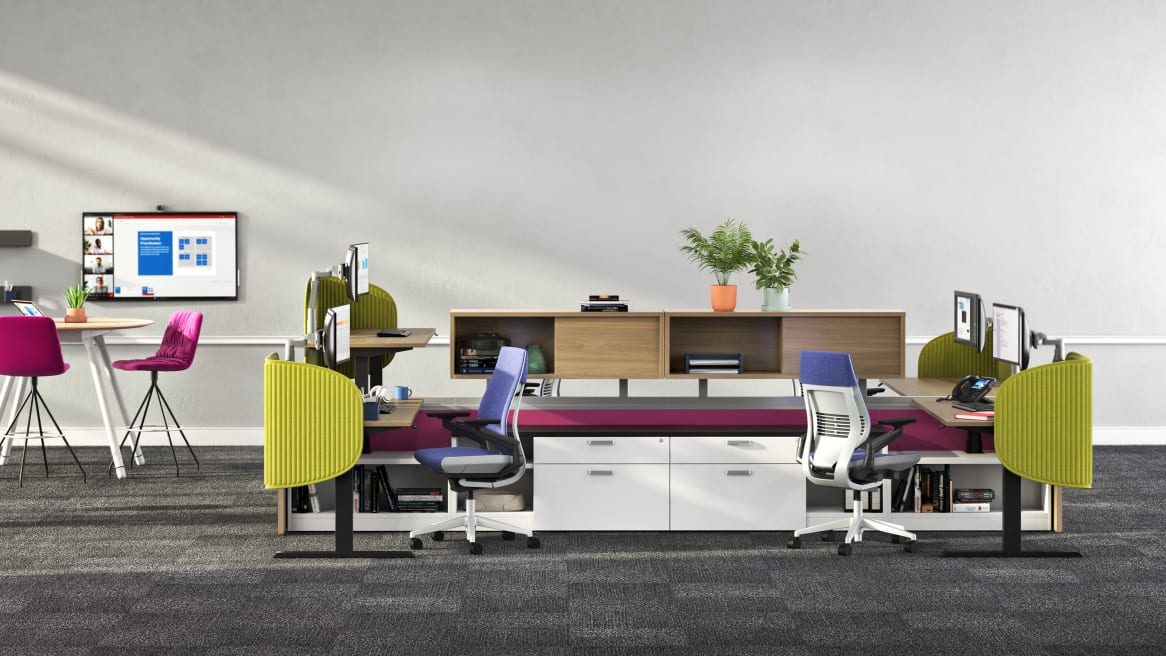 Soffio Screen in a open plan office setting