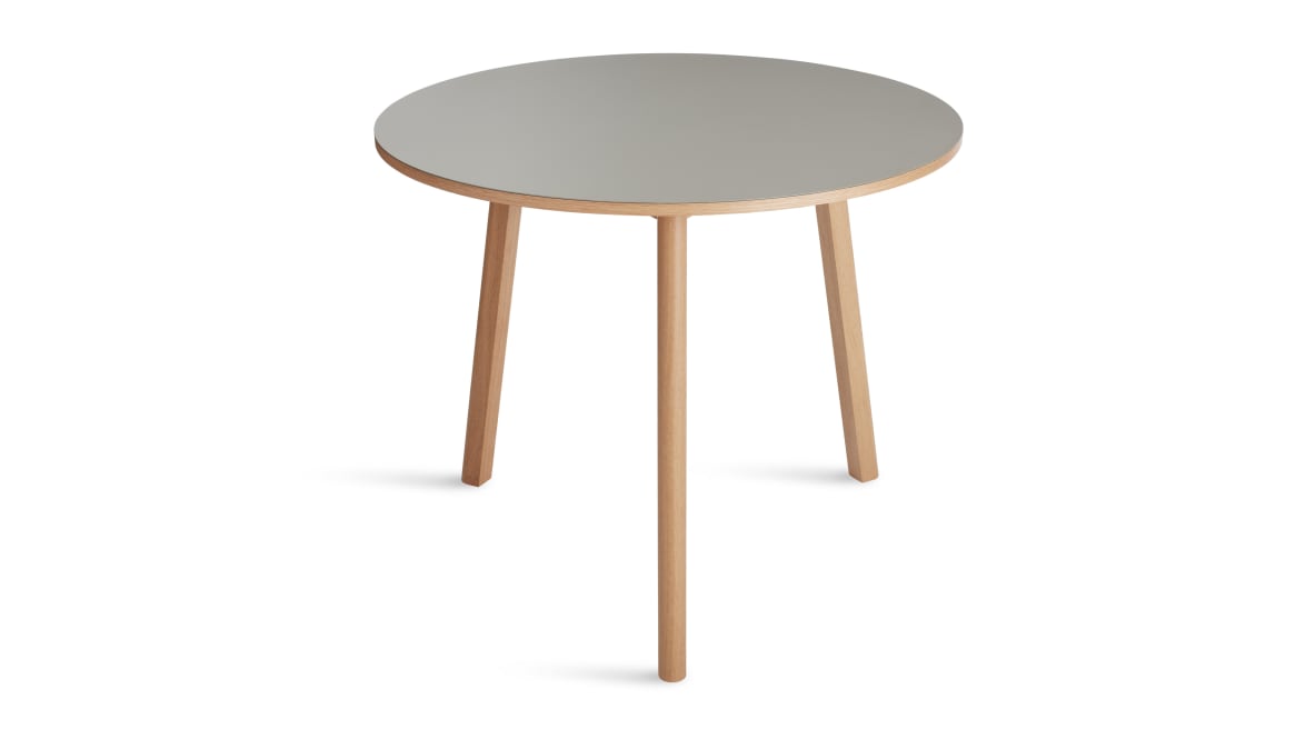 apt round cafe table with wooden legs
