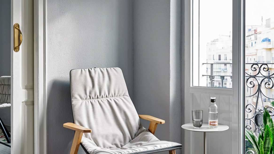 Ace Wood Base Lounge Chair