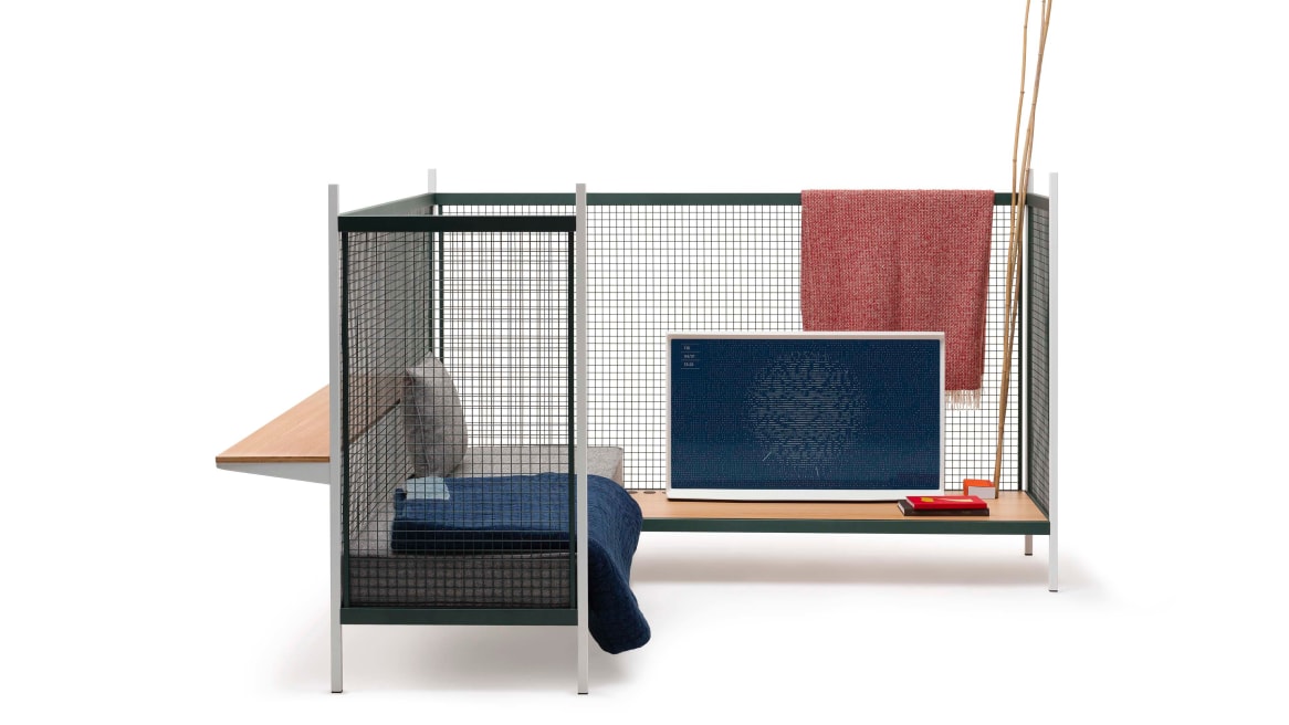 Grid Corner Sofa, LH Upholstered Seat, Tall Grid Mesh Partition