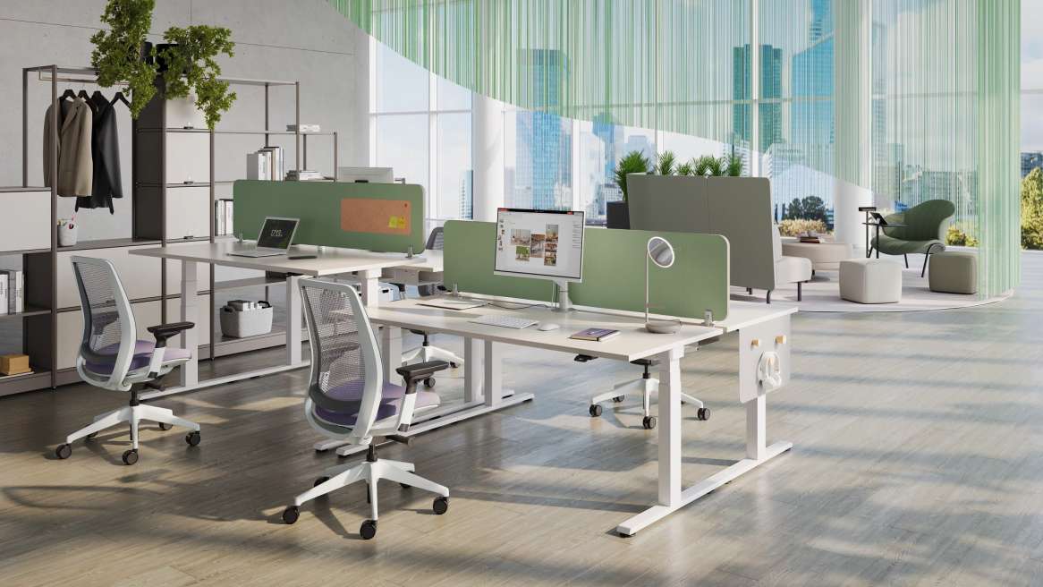 Steelcase Migration SE Desk in office environment.
