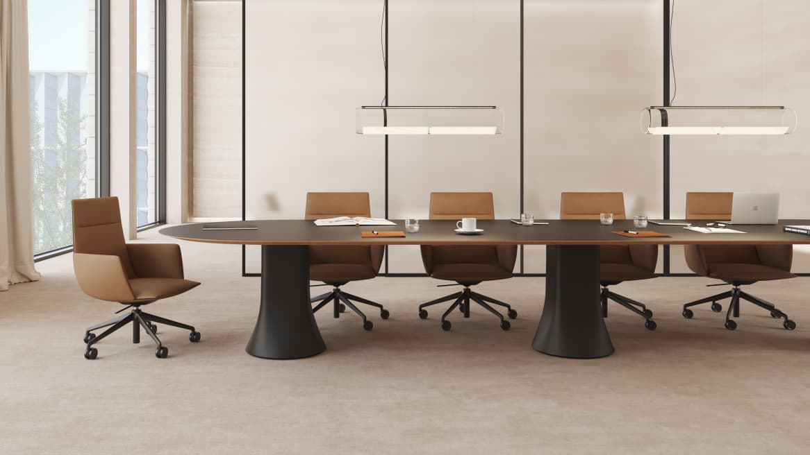 Viccarbe_Noha-Executive-chair_LR-Palomba-2