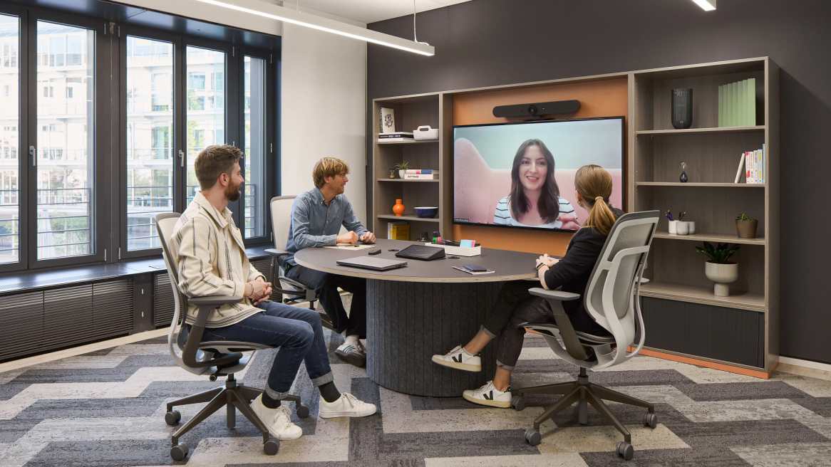 EMEA Munich LINC - Ocular Coupe 3, Karman LUX, Share It Media Wall