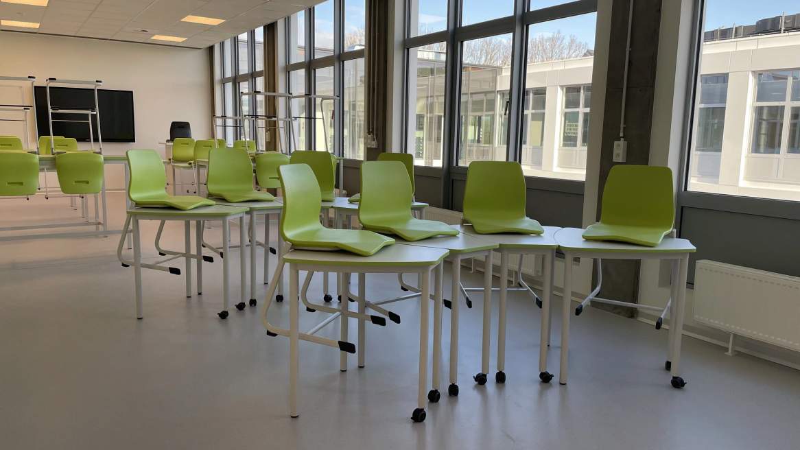 Vanerum Daisy tables in a classroom environment