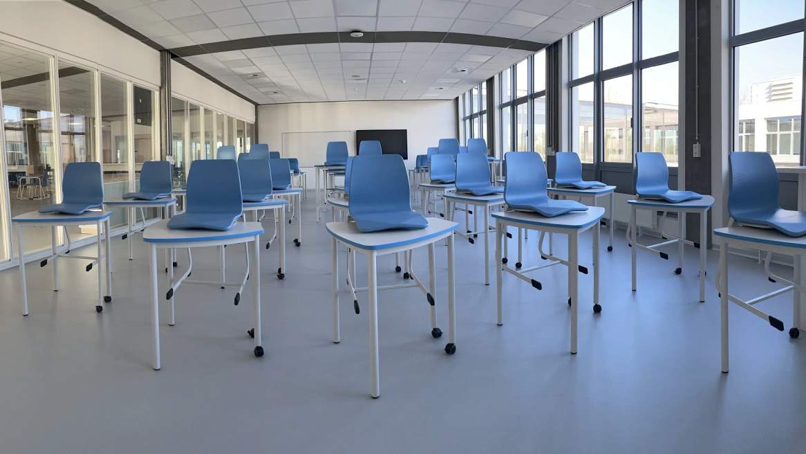 Vanerum Daisy tables in a classroom environment