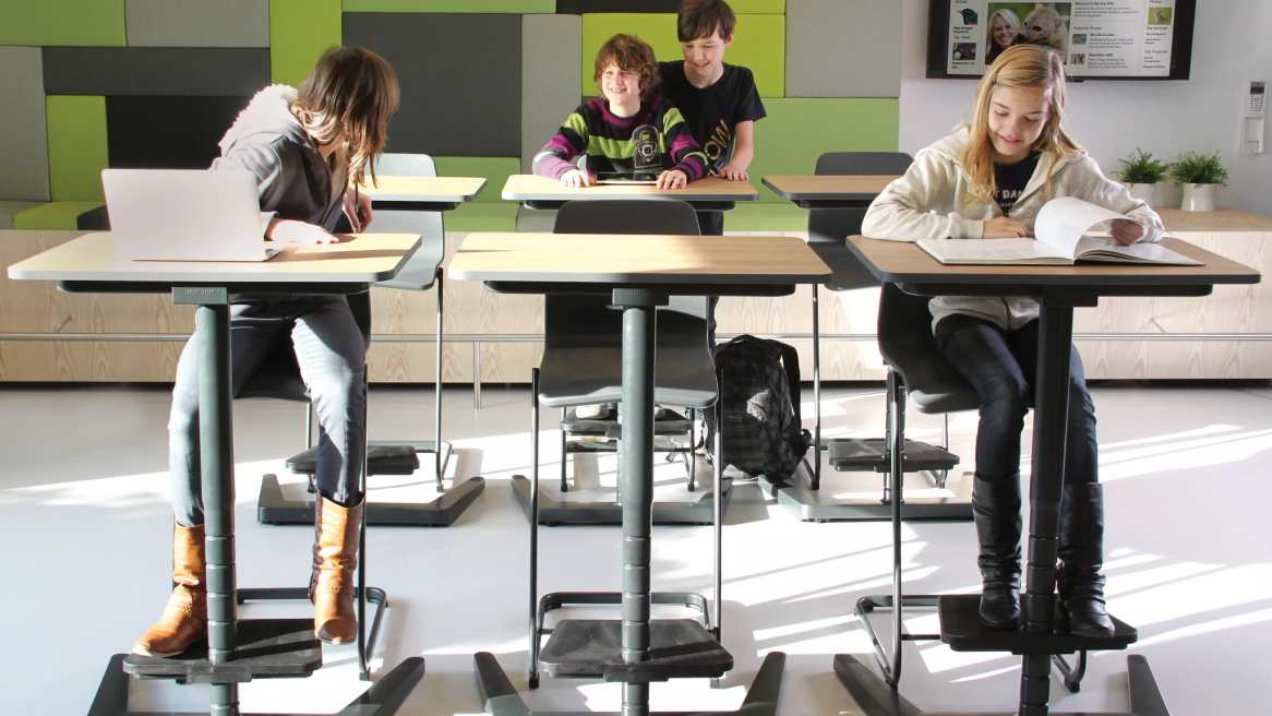 Vanerum Opti+ Seating chairs in a classroom environment