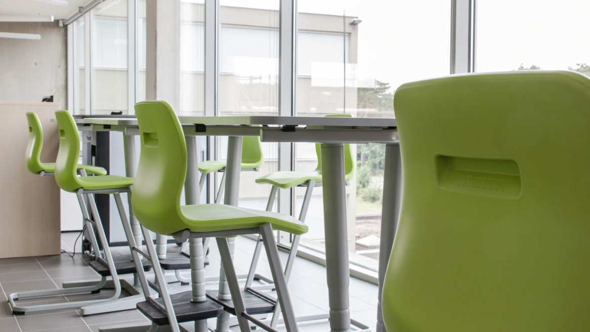 Vanerum Opti+ Seating and Desks in a classroom environment