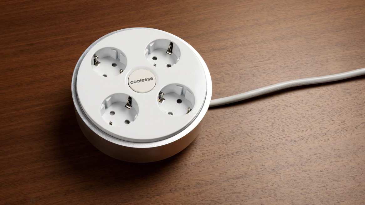 Coalesse PowerPod on Desk environment image