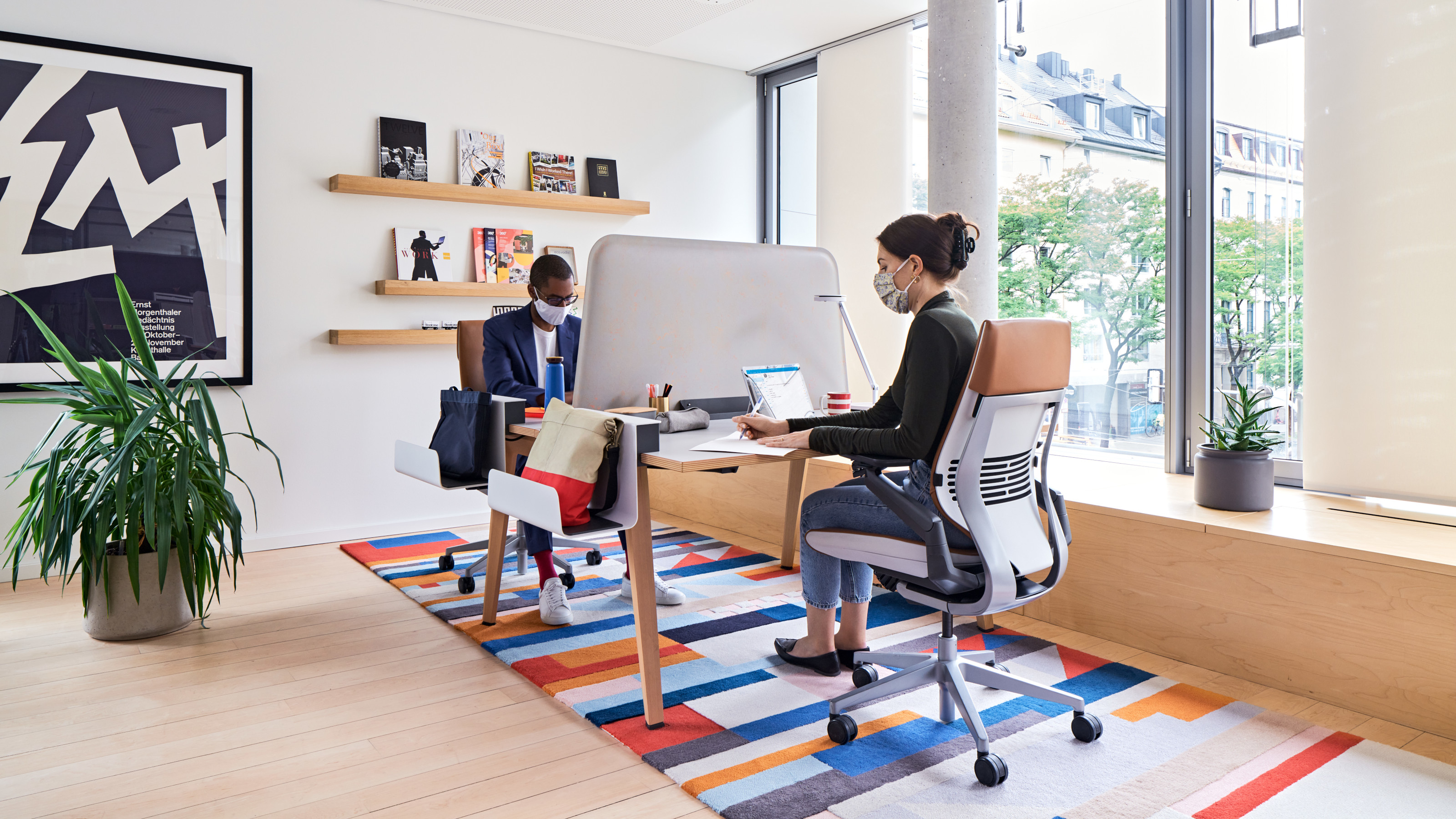 Steelcase Survey: Most Office Workers in Pain Due to Office Chairs