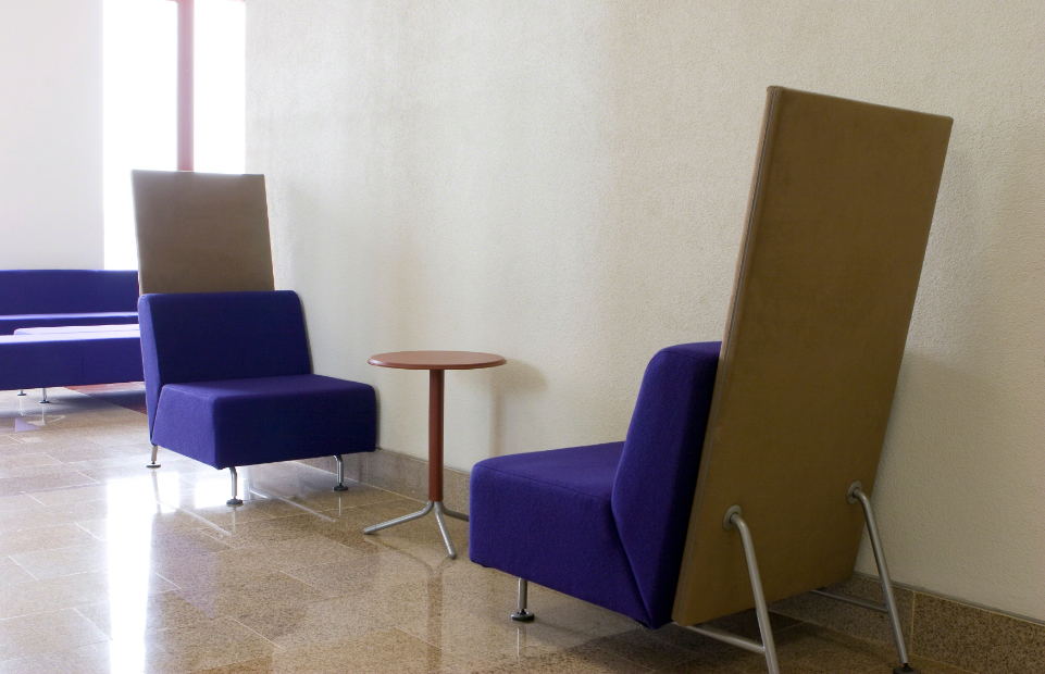 Bix Lounge Chair with Back Screen