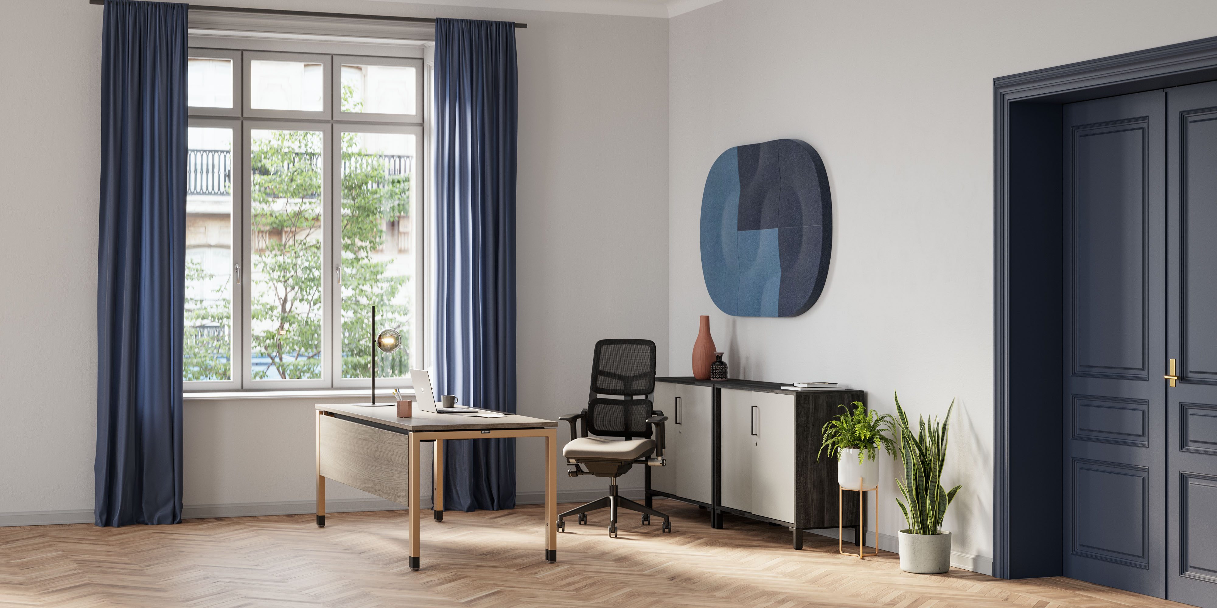 Stool-Chair Hybrid Swings into the Office