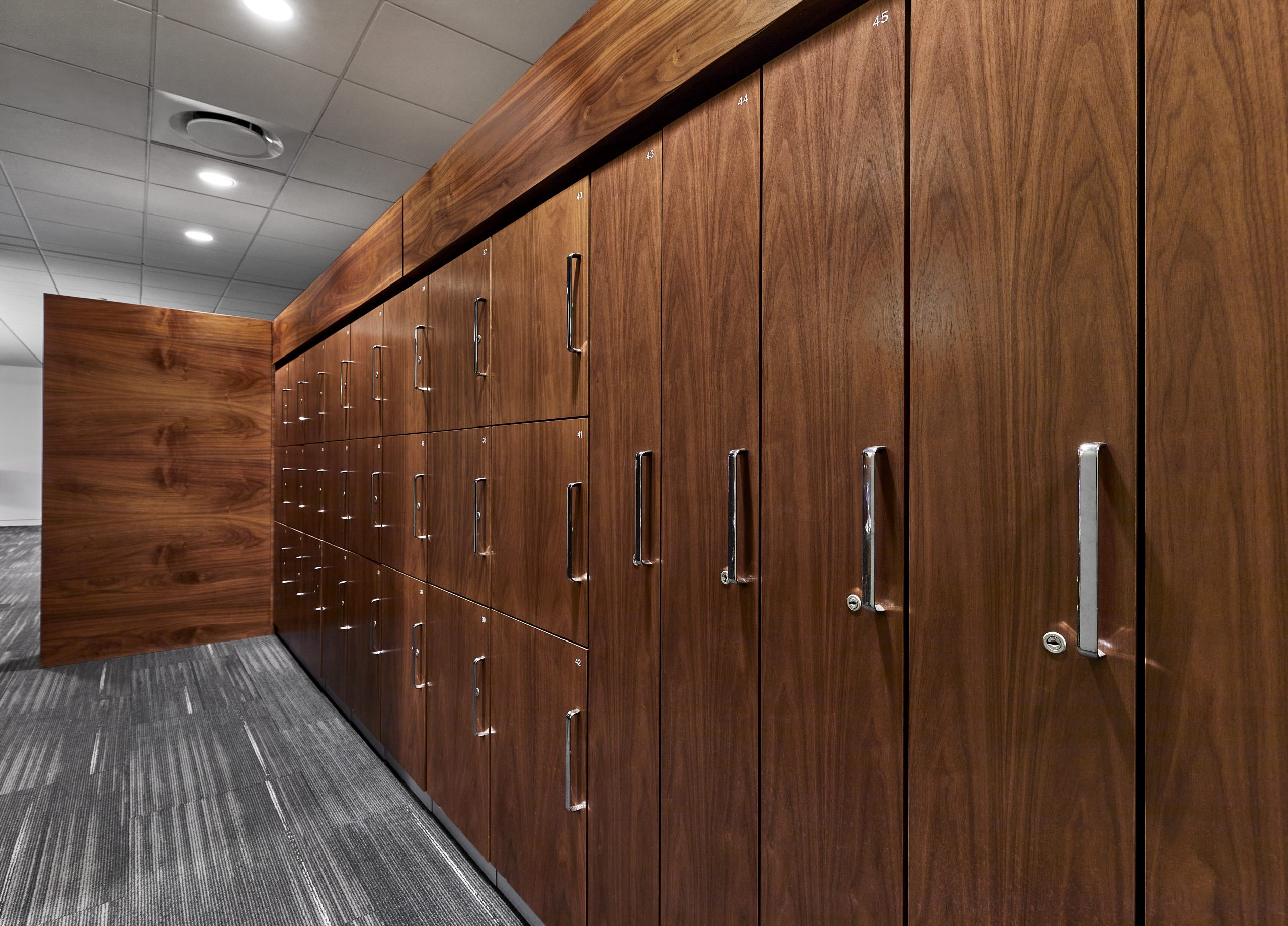 universal-lockers-steelcase