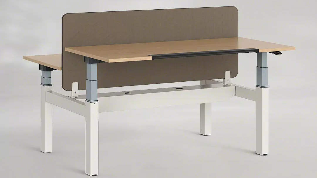 Migration SE desk on a grey background